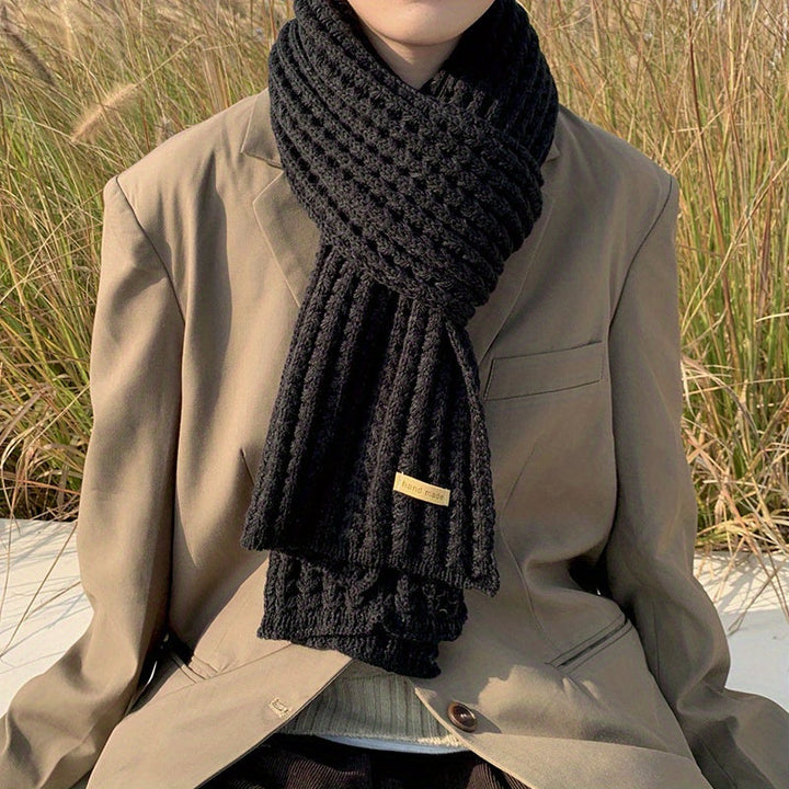 Unisex knitted scarf with geometric pattern – Matteo