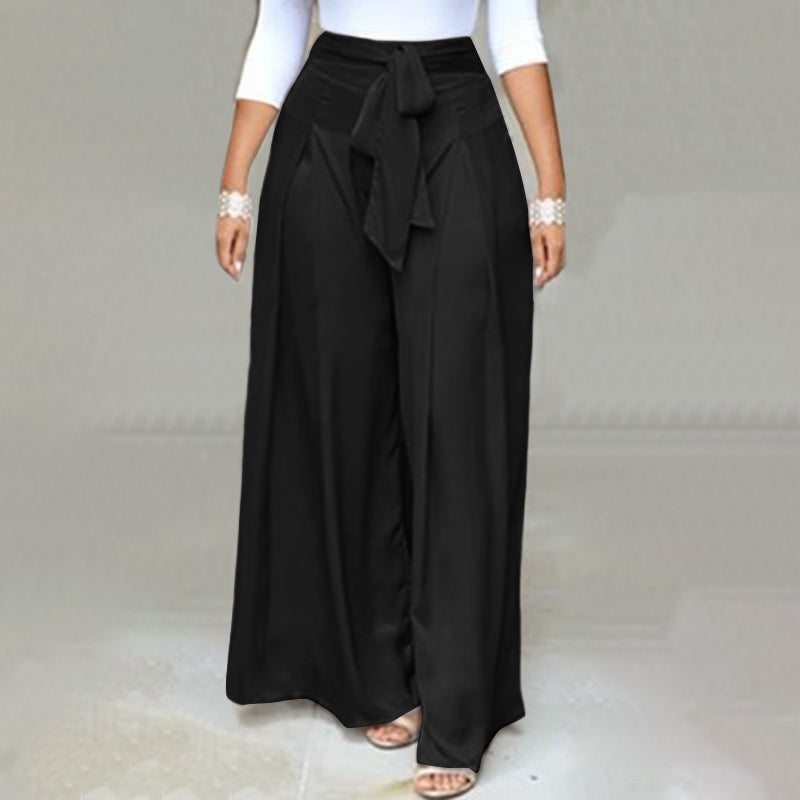 Schwarze Damenhose mit weitem Bein, hoher Taille und Bindegürtel, elegant und modisch.