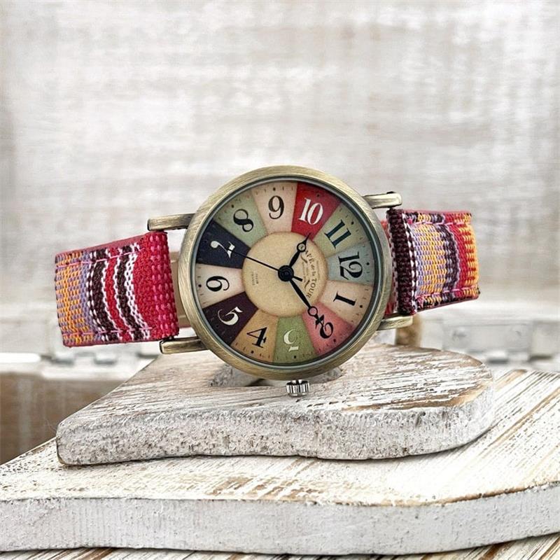 Watch with multicoloured rainbow pattern & braided strap – Elyvra