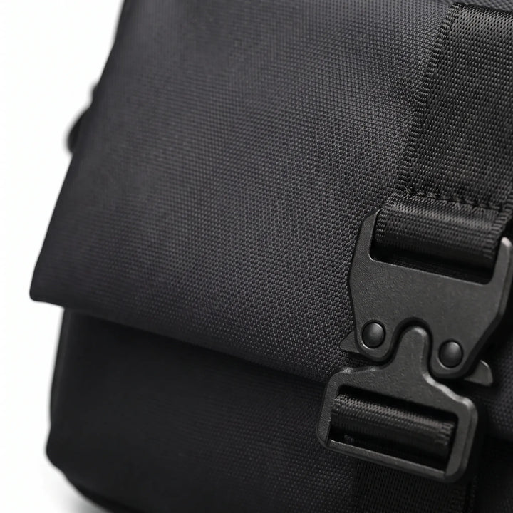 Compact Black Shoulder Bag - Covalt