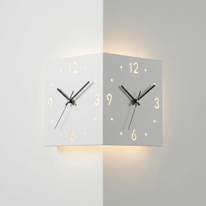 Decoratieve Hoekwandklok Met 2 Wijzerplaten - Angleclock