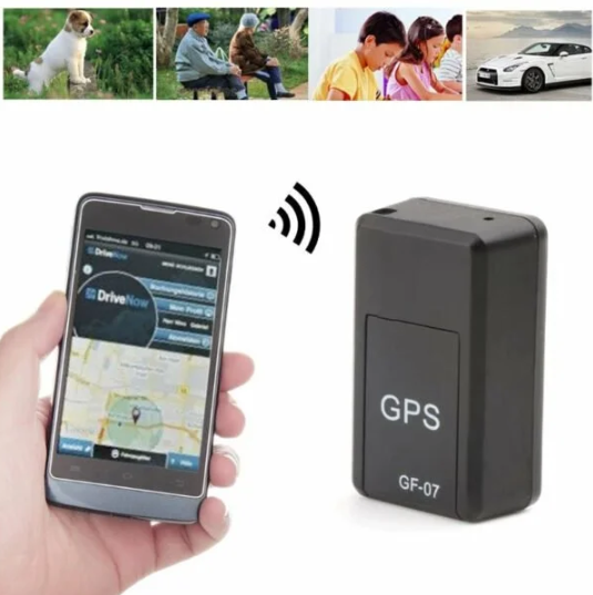 Black GPS tracker detail beside a smartphone with a map app and signal icon.