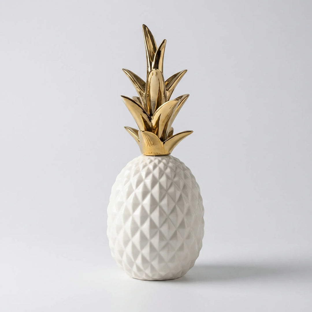 Gouden Ananasfiguur In Noordse Stijl - Pinnaglow