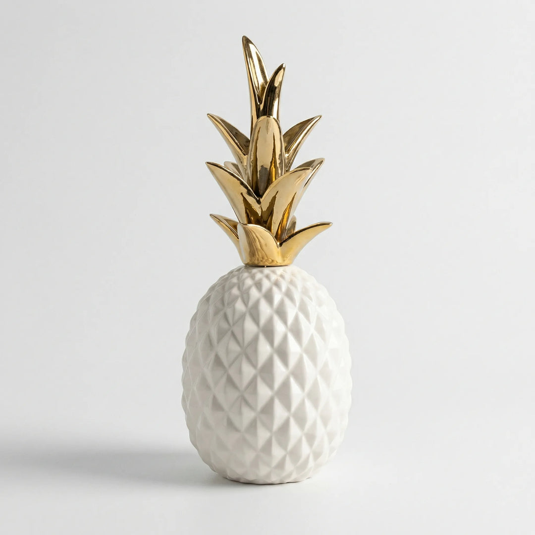 Gouden Ananasfiguur In Noordse Stijl - Pinnaglow