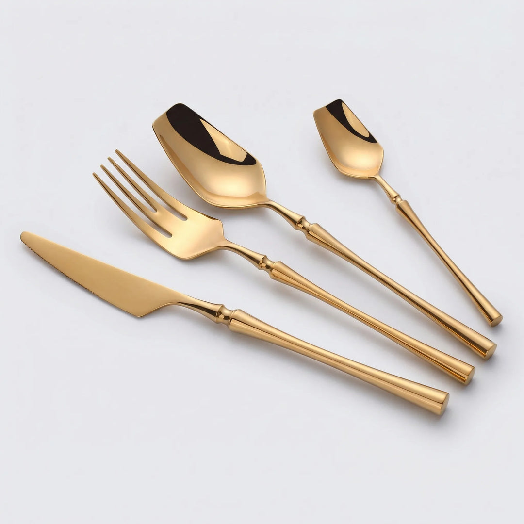 Gouden Bestekset In Minimalistische Stijl - Auravio