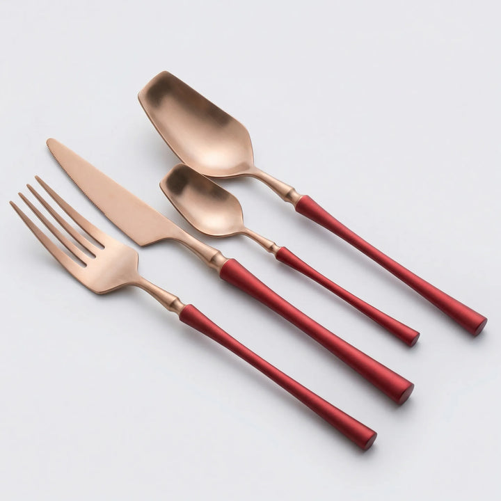 Gouden Bestekset In Minimalistische Stijl - Auravio