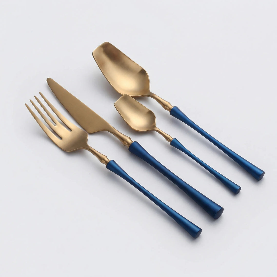 Gouden Bestekset In Minimalistische Stijl - Auravio