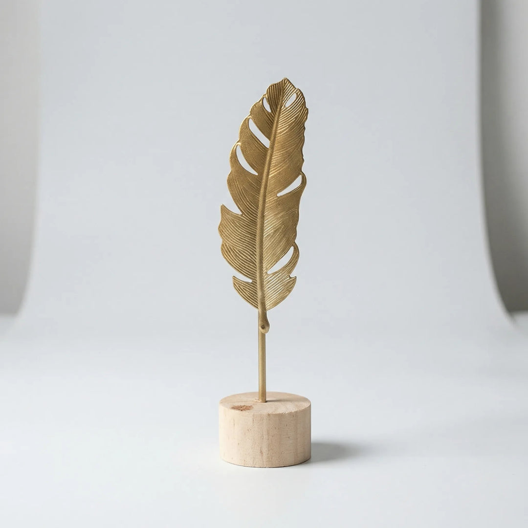 Gouden Bladsculptuur In Scandinavische Stijl - Folvenio