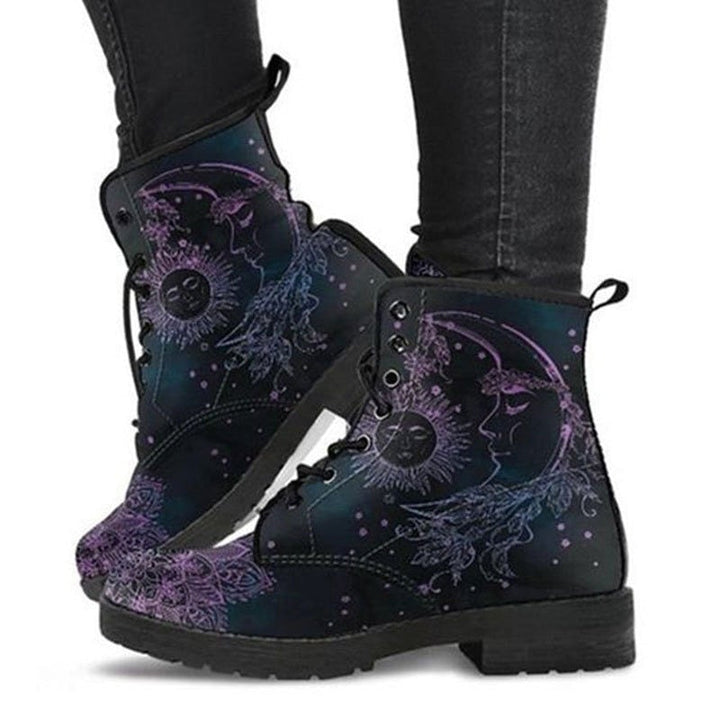 Ladies' ankle boots with autumn leaves and moon motif – Selene