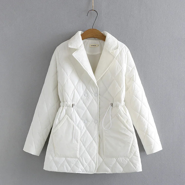 Weiße gesteppte Damenjacke, Wintermantel, elegant, warm, mit Kordelzug, modisch.