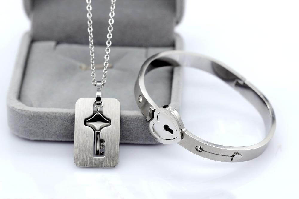 Matching Lock And Key Jewelry Set - AmorLock