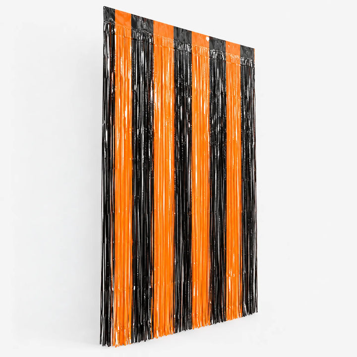 Metallic Wall Curtain - Glintor