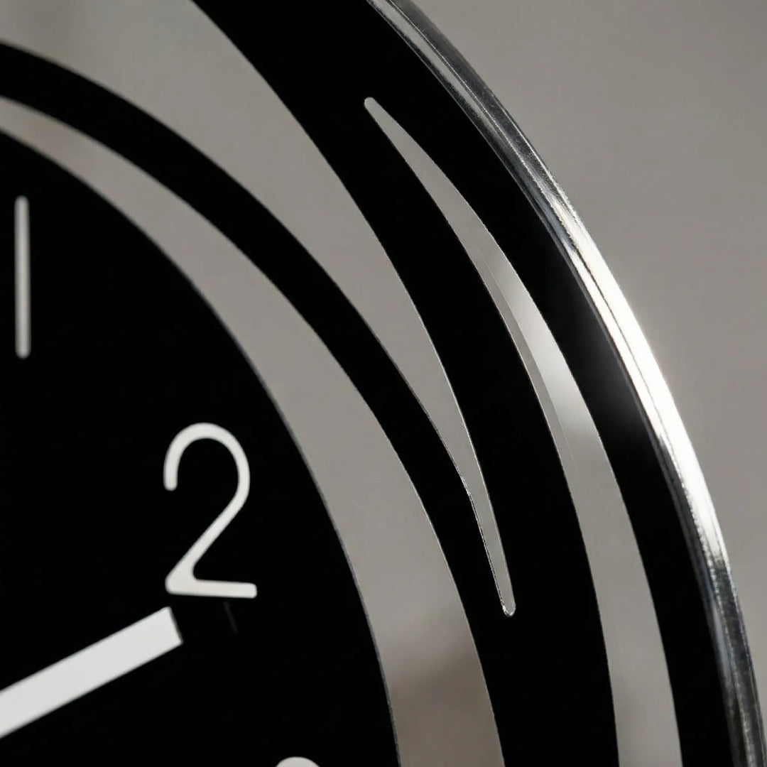 Modern Round Wall Clock - Quietora