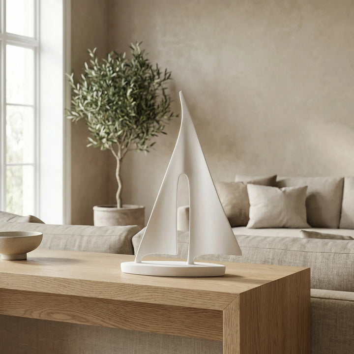 Moderne Zeilbootsculptuur In Minimalistische Stijl - Mareviso