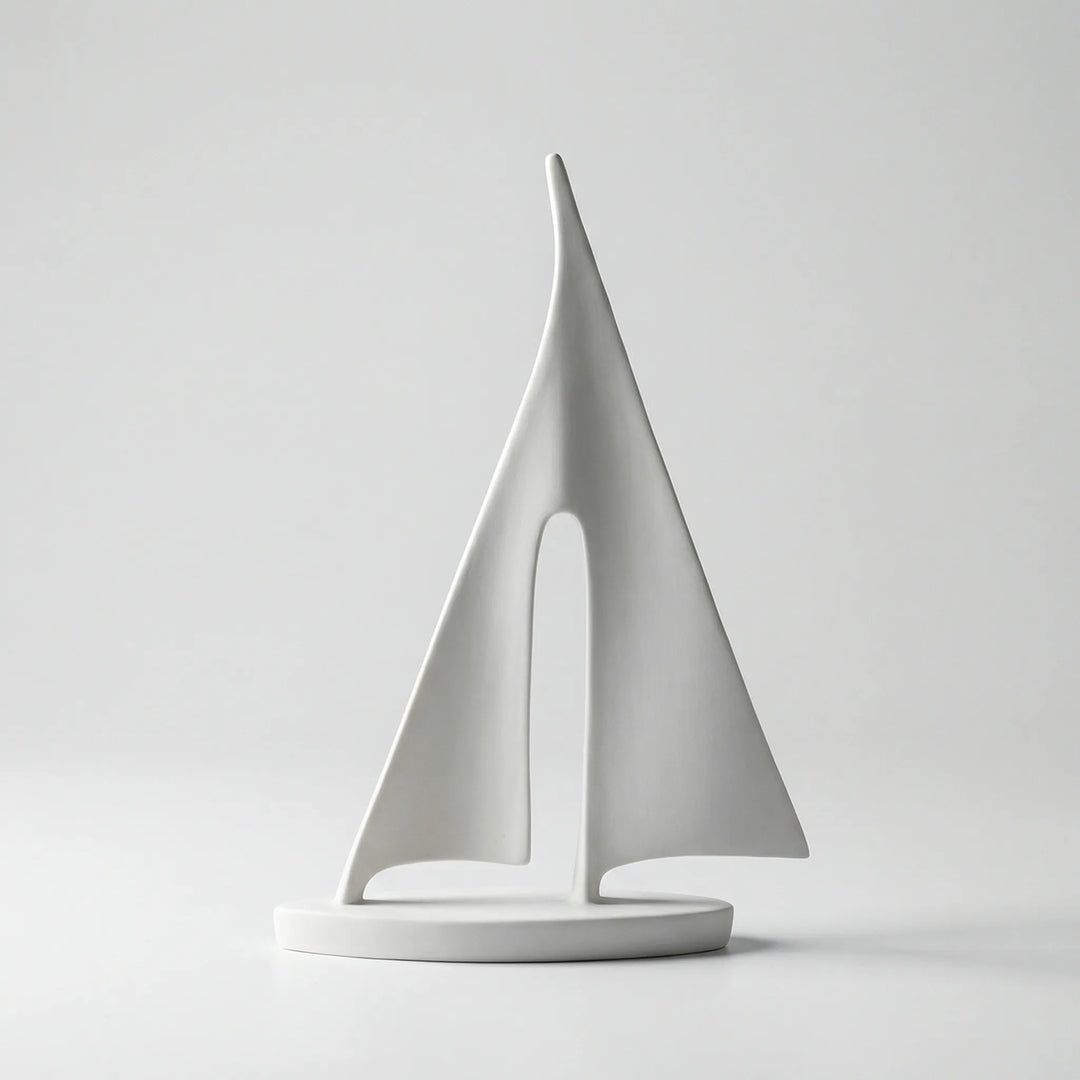 Moderne Zeilbootsculptuur In Minimalistische Stijl - Mareviso