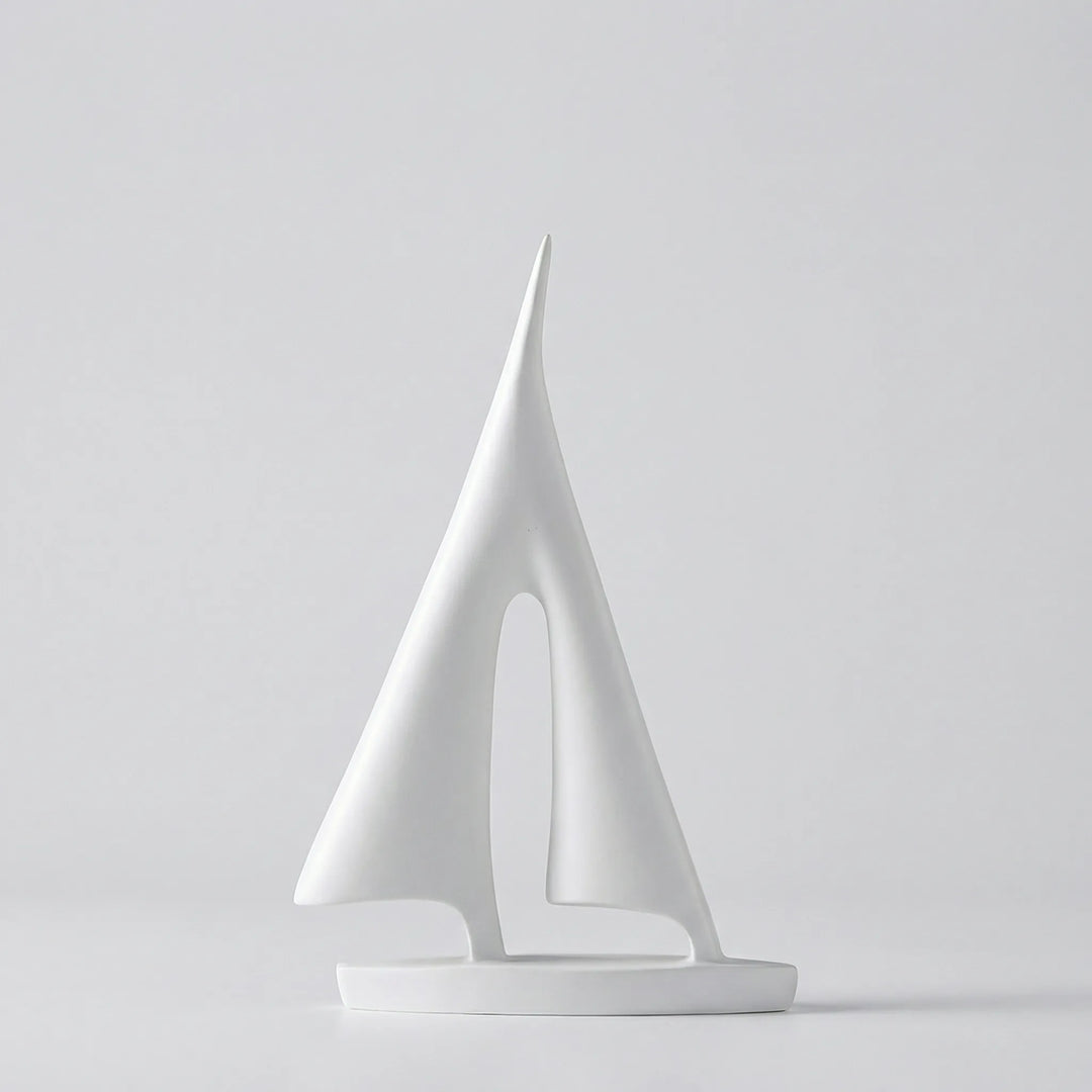 Moderne Zeilbootsculptuur In Minimalistische Stijl - Mareviso