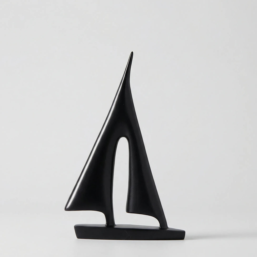 Moderne Zeilbootsculptuur In Minimalistische Stijl - Mareviso