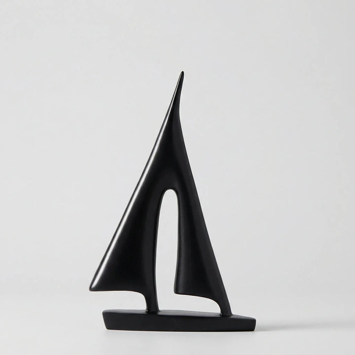 Moderne Zeilbootsculptuur In Minimalistische Stijl - Mareviso