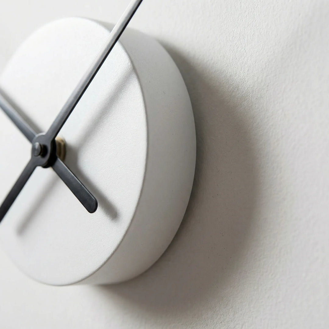 Nature-Inspired Decorative Wall Clock - Swalowvex