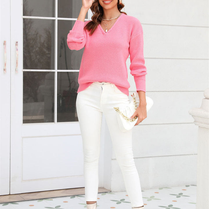 Women's knitted sweater with V-neck in loose fit – Wanfrieda