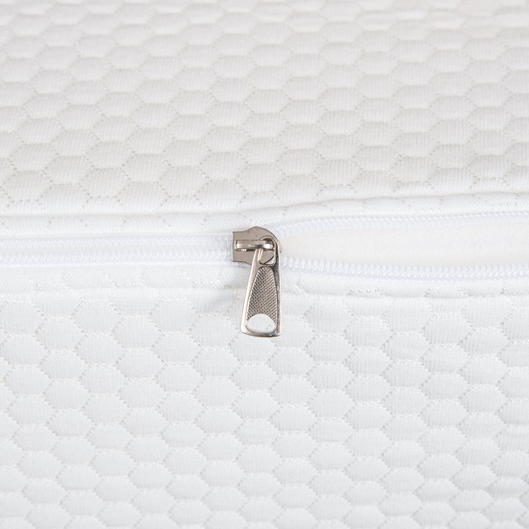 Quilted Elevated Bed Wedge Pillow - Slumbria
