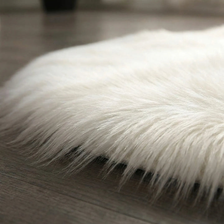 Round Plush Accent Rug - Plushio