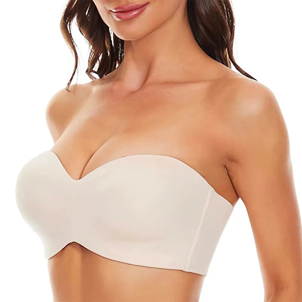 Damen trägerloser BH, hautfarben, nahtlos, ideal für schulterfreie Outfits.