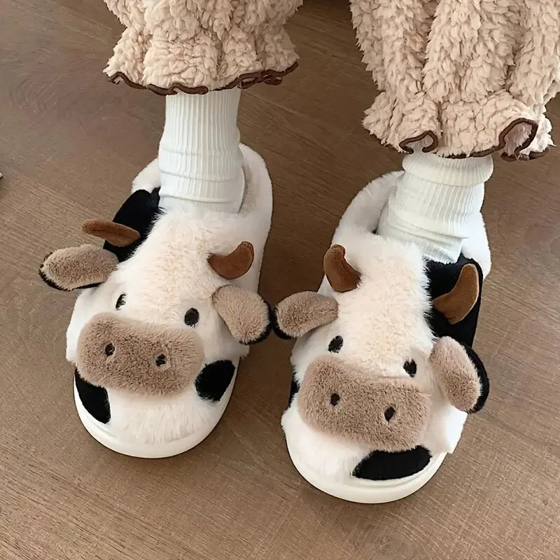 Plush slippers in cow design - PlushCow