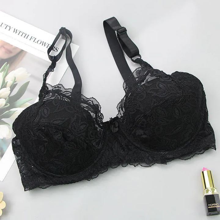Schwarzer Spitzen-BH mit verstellbaren Trägern, elegant, Damenunterwäsche, Dessous.