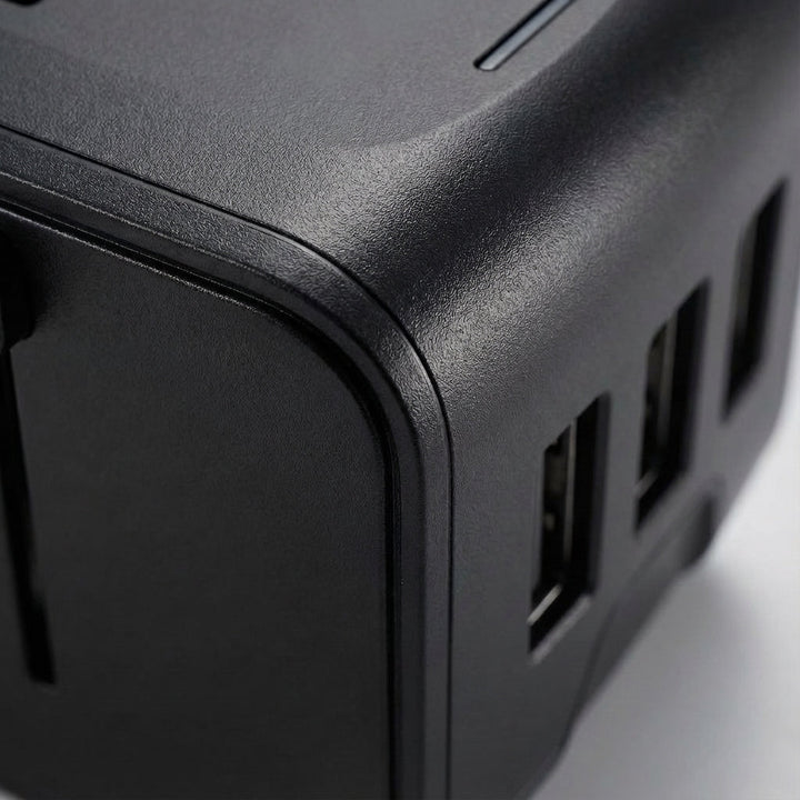 Universele Reisadapter Met Usb Poorten - PlugSwift