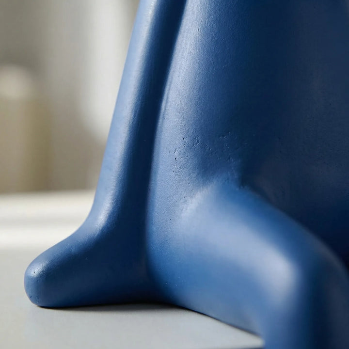 Zittend Konijnfiguur In Minimalistisch Ontwerp - Lapelo