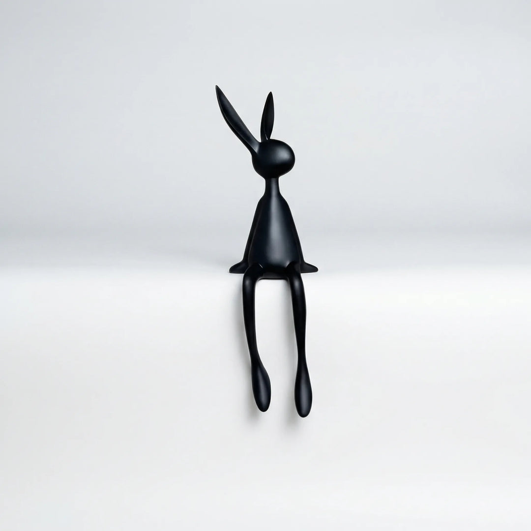Zittend Konijnfiguur In Minimalistisch Ontwerp - Lapelo