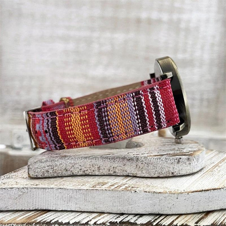 Watch with multicoloured rainbow pattern & braided strap – Elyvra