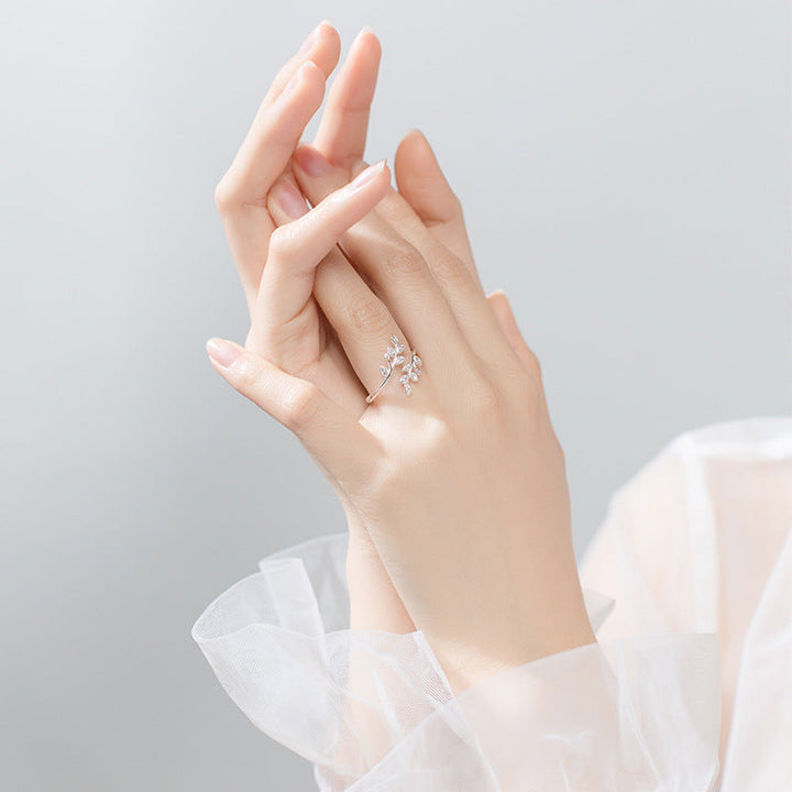 Adjustable Leaf Ring with Zirconia - Amalthea-Nora Luxe