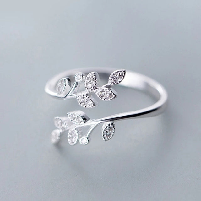 Adjustable Leaf Ring with Zirconia - Amalthea-Nora Luxe