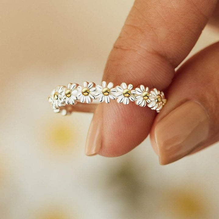 Adjustable Silver Daisy Ring - Fiora-Nora Luxe