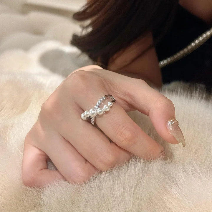 Adjustable Vintage Ring with Zirconia and Pearl - Isadora-Nora Luxe