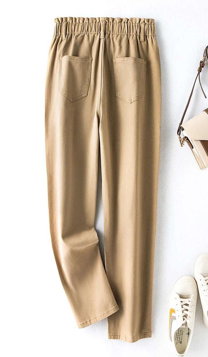 Beige Damenhose mit elastischem Bund, Taschen, aus Baumwolle, lässig, bequem, modisch.