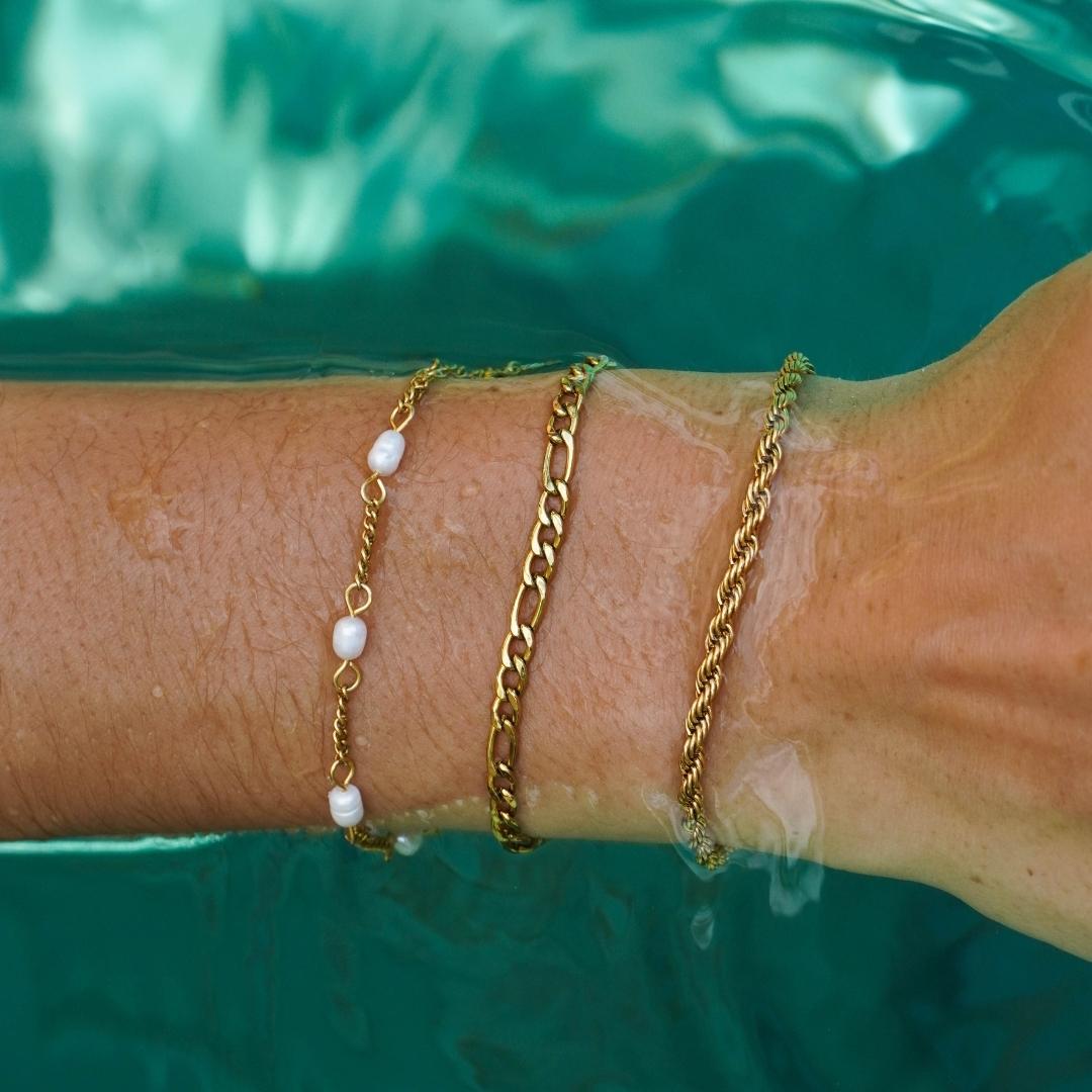 Bracelet with Freshwater Pearls - Amara-Gold-Nora Luxe