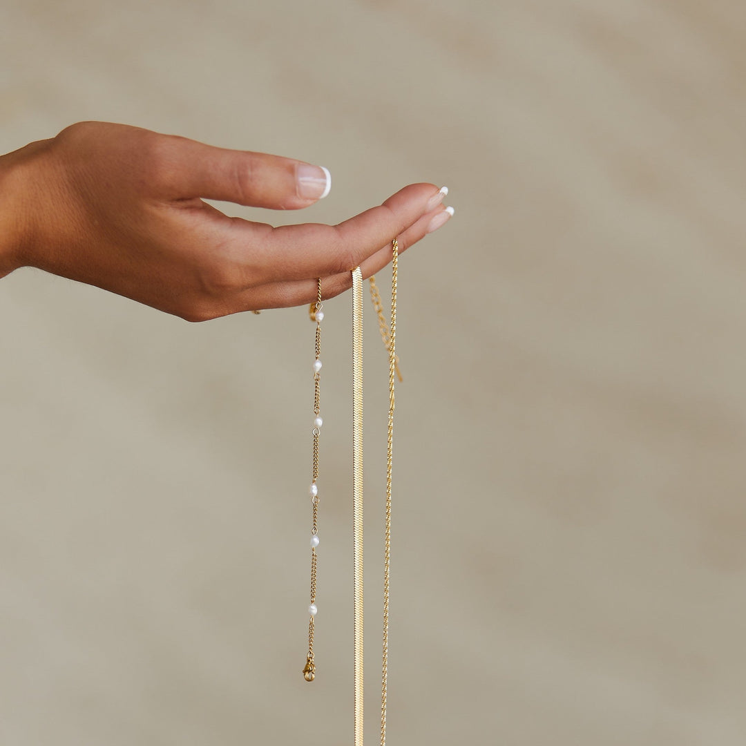 Bracelet with Freshwater Pearls - Amara-Gold-Nora Luxe