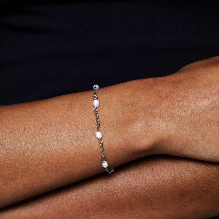 Bracelet with Freshwater Pearls - Amara-Silver-Nora Luxe