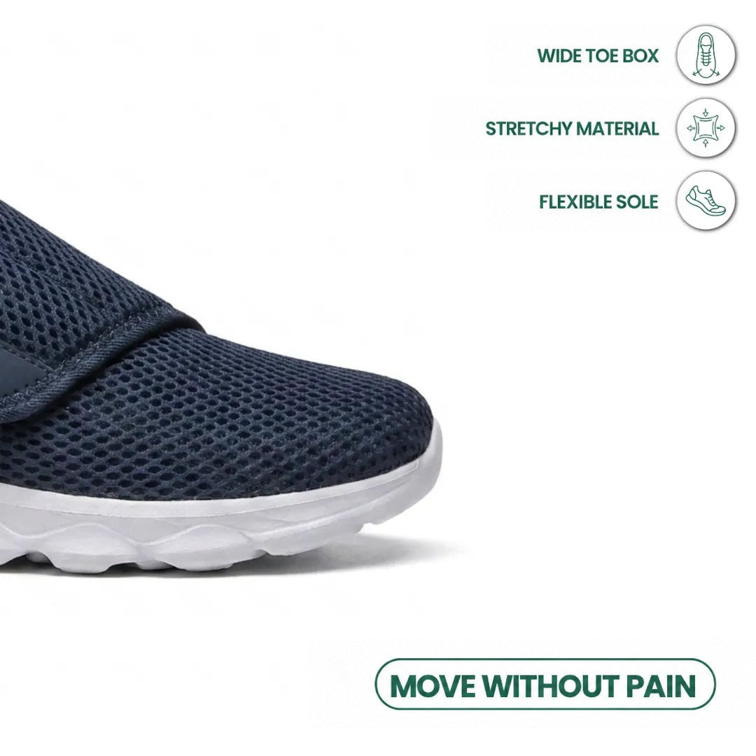 Close-up of the navy shoe's wide toe box with icons about a roomy toe, stretch material and flexible sole 5
