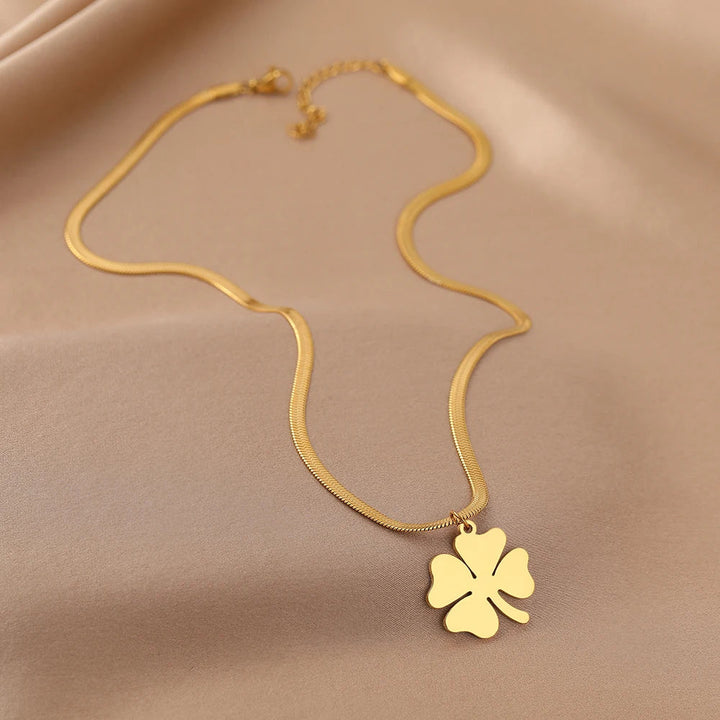 Classic Clover Pendant | Elegant Jewellery Piece-Silver-Nora Luxe