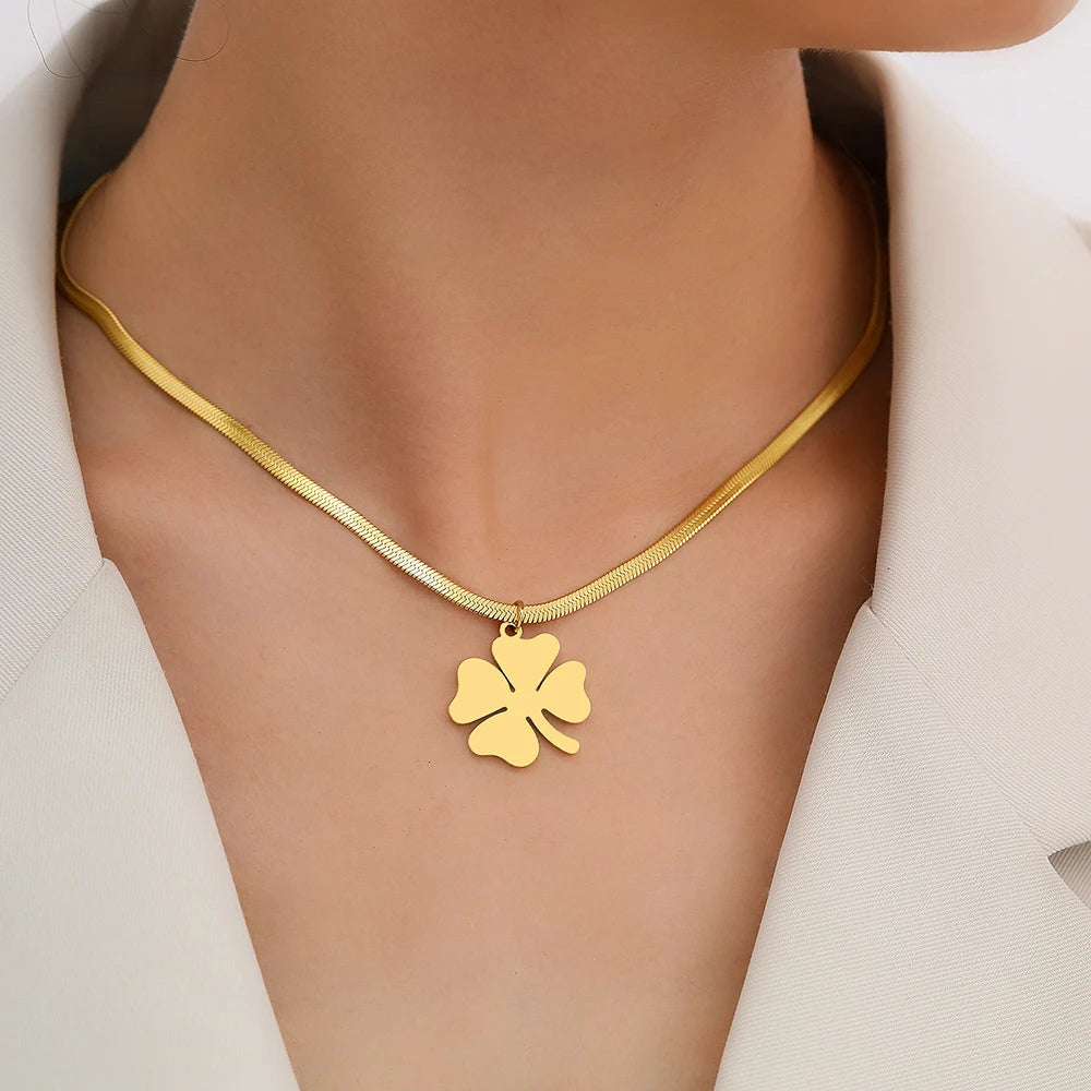 Classic Clover Pendant | Elegant Jewellery Piece-Silver-Nora Luxe