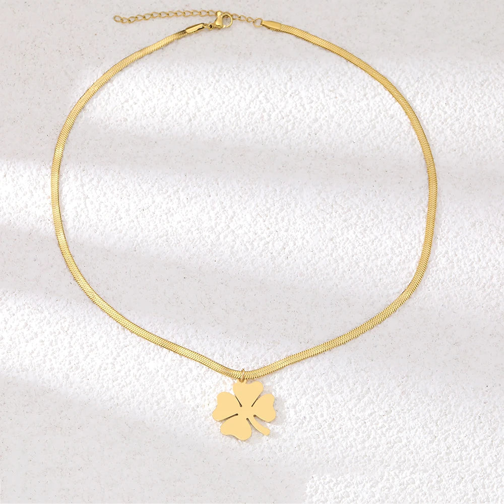 Classic Clover Pendant | Elegant Jewellery Piece-Silver-Nora Luxe