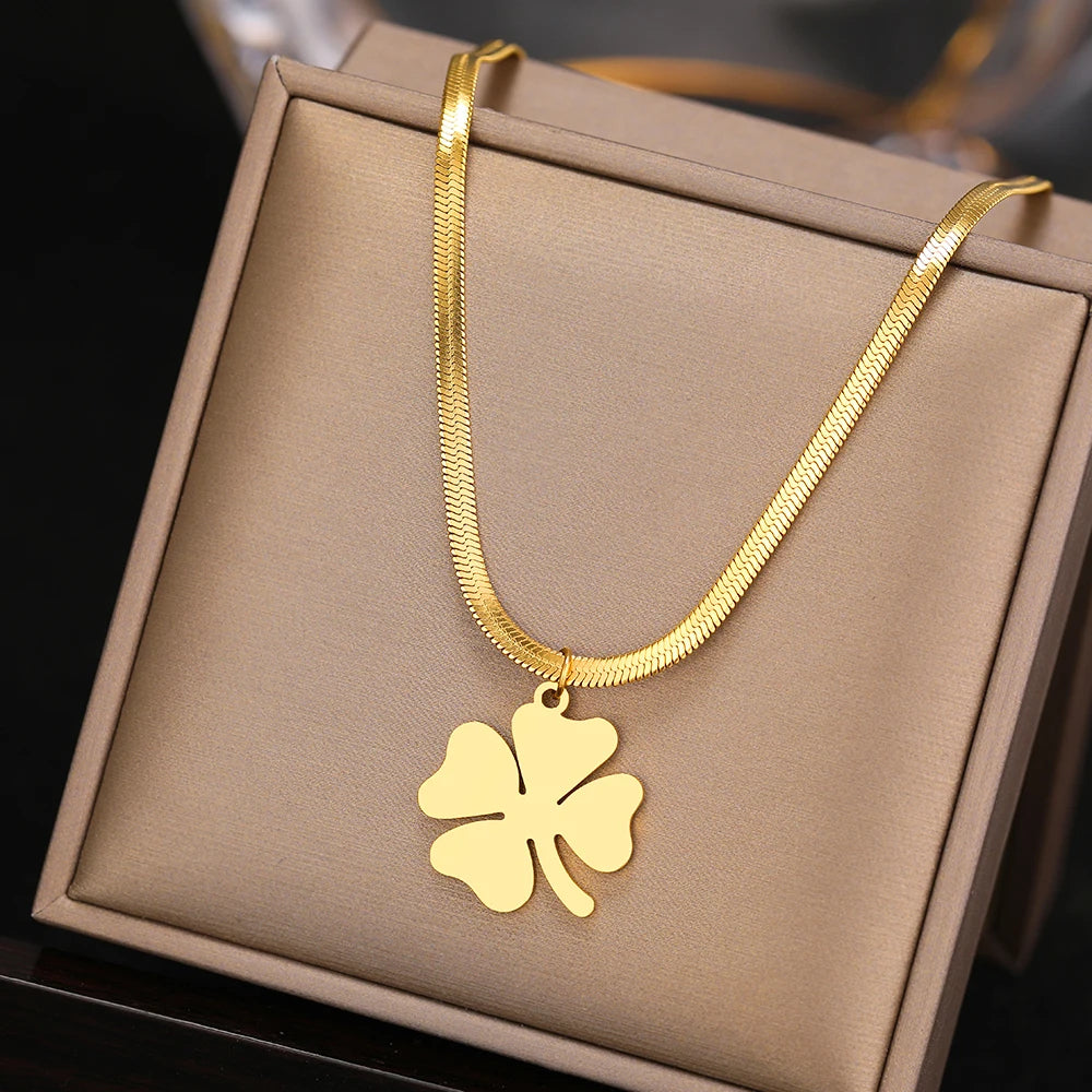Classic Clover Pendant | Elegant Jewellery Piece-Silver-Nora Luxe