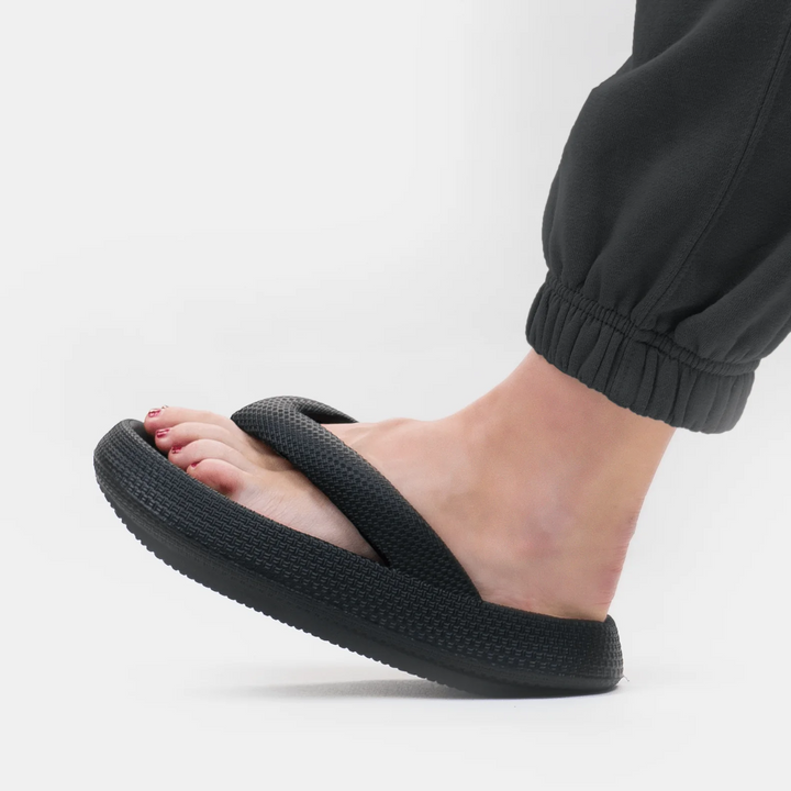 Cloud Soft Unisex Comfort Flip Flops – Leona-Black-4-4.5-Nora Luxe