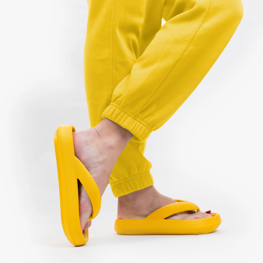 Cloud Soft Unisex Comfort Flip Flops – Leona-Black-4-4.5-Nora Luxe
