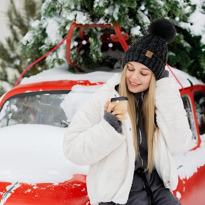Comfortable Winter Pom Beanie - Yvonne-Beige-Nora Luxe