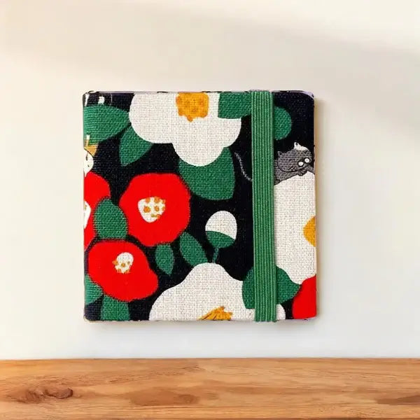 Compact Creativity Anytime and Anywhere - KunstZet Watercolour Set-Black flowers-Nora Luxe